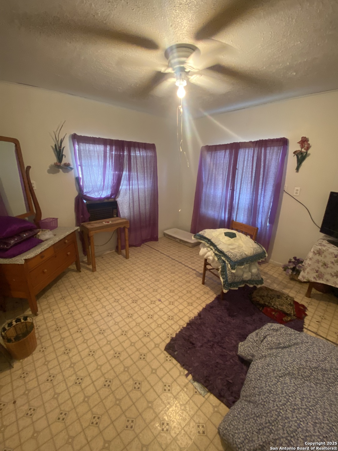 516 W Dunlap Sabinal TX 78881
