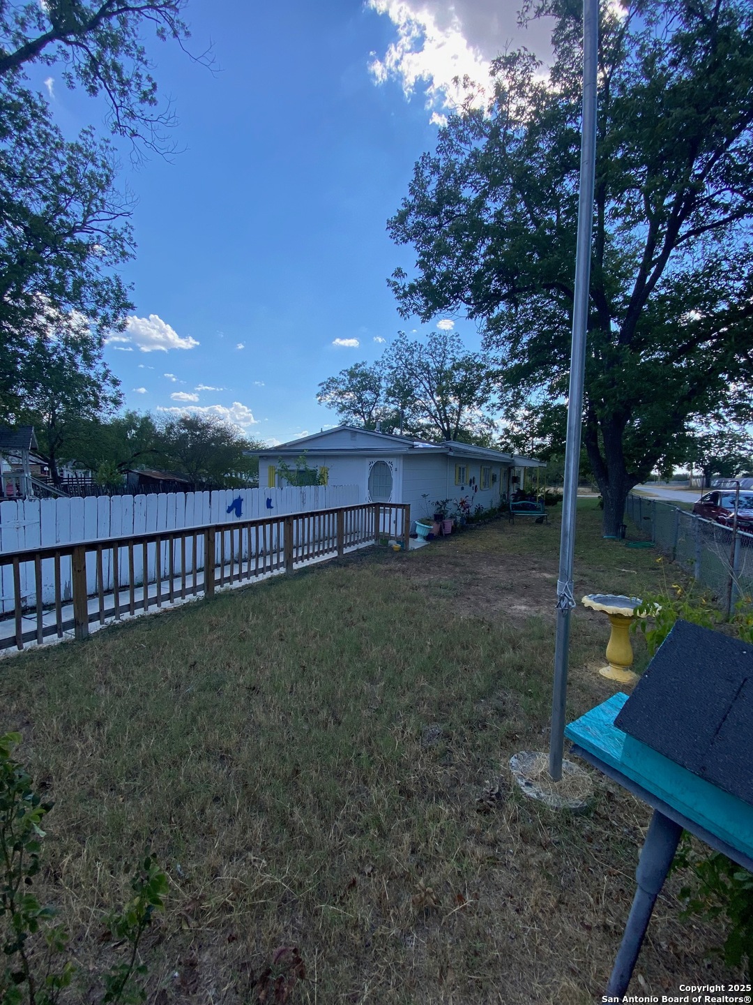 516 W Dunlap Sabinal TX 78881