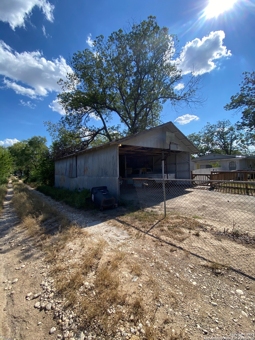 516 W Dunlap Sabinal TX 78881