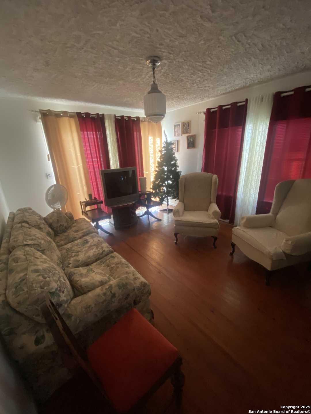 516 W Dunlap Sabinal TX 78881