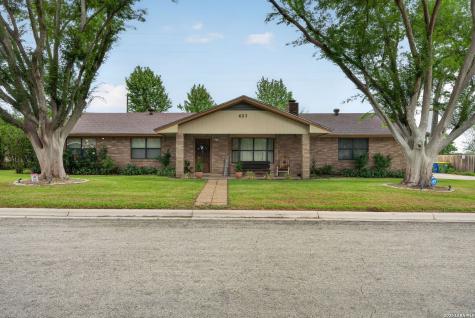 623 Oakland Avenue Gonzales TX 78629