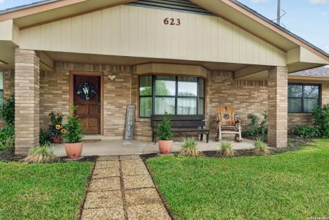 623 Oakland Avenue Gonzales TX 78629
