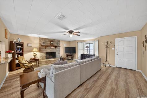 623 Oakland Avenue Gonzales TX 78629
