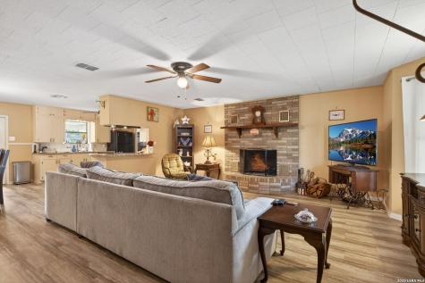 623 Oakland Avenue Gonzales TX 78629
