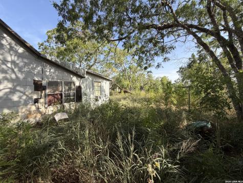 200 Sunrise Encinal TX 78019
