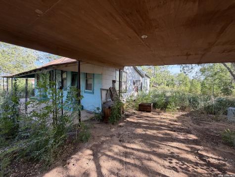 200 Sunrise Encinal TX 78019