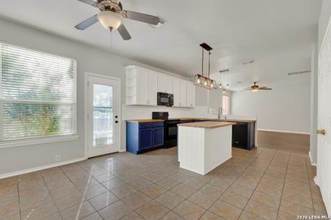 2307 Encino Mist San Antonio TX 78259