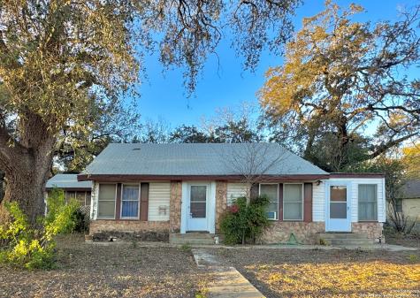 238 W Calera Street Uvalde TX 78801