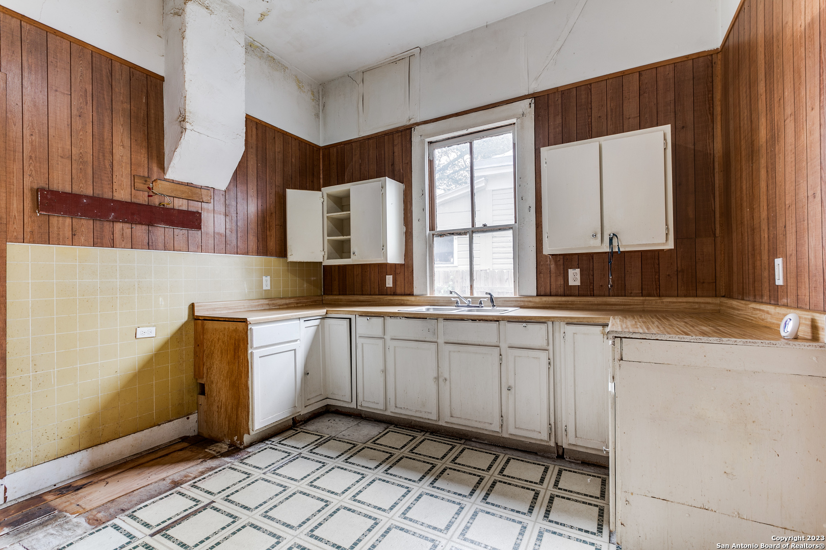 214 Adams Street San Antonio TX 78210