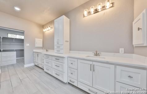 732 Salt Grass Trail Bandera TX 78003