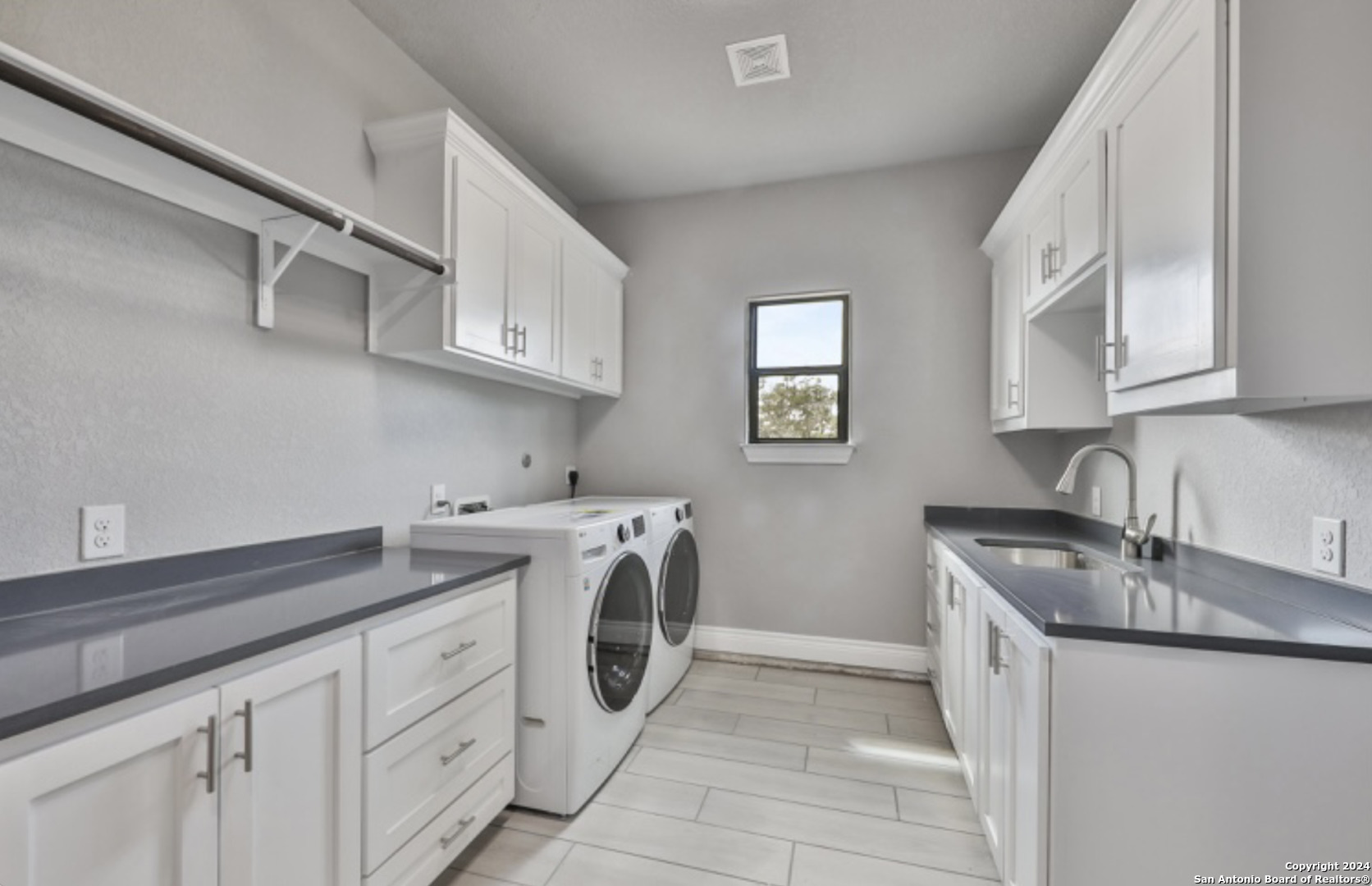 732 Salt Grass Trail Bandera TX 78003