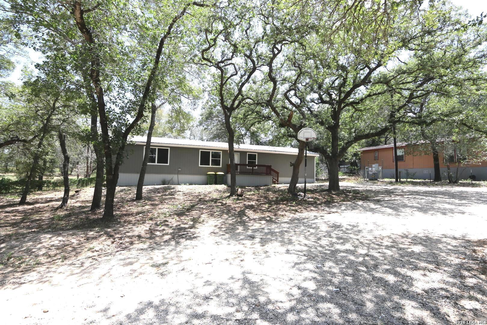 76 & 76 B Post Oak Road La Vernia TX 78121