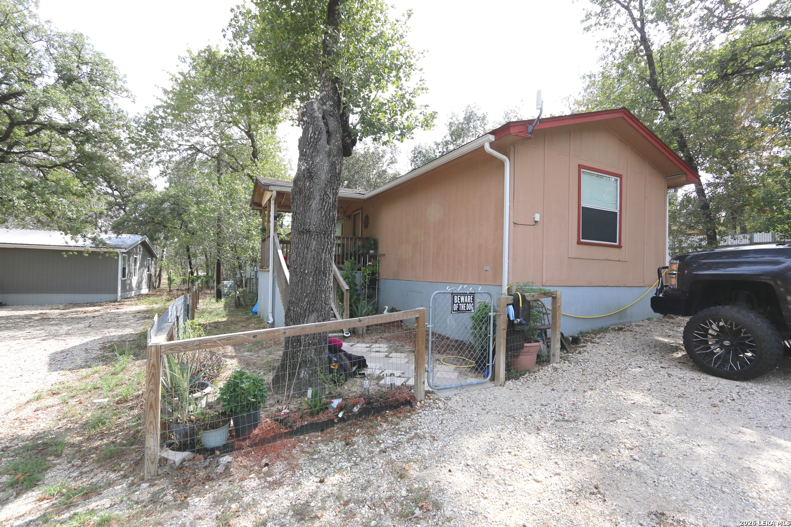 76 & 76 B Post Oak Road La Vernia TX 78121