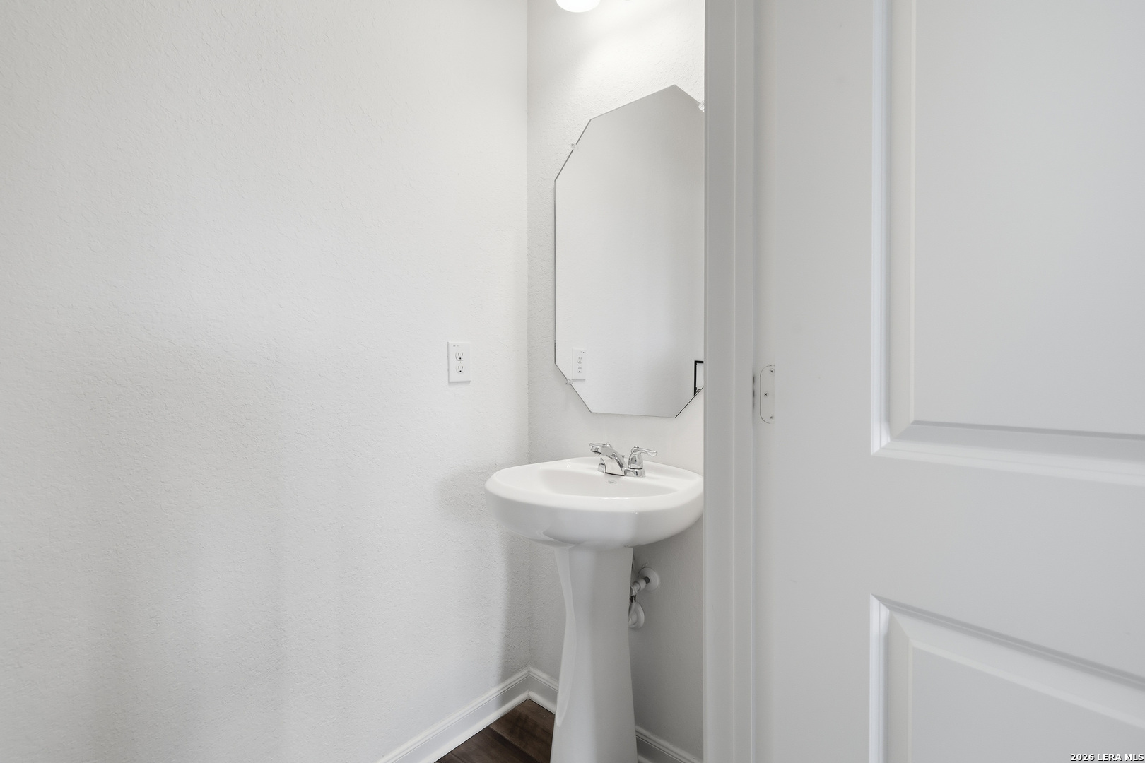 8623 Basil Brook Converse TX 78109