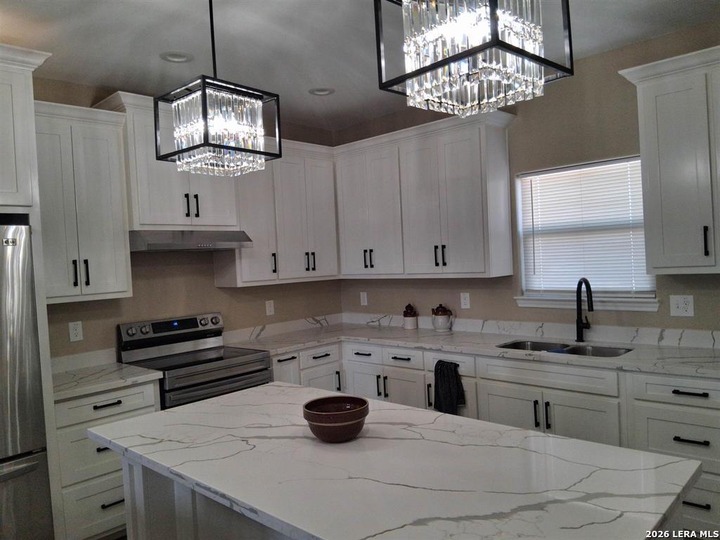 1012 E Bowie Street Del Rio TX 78840