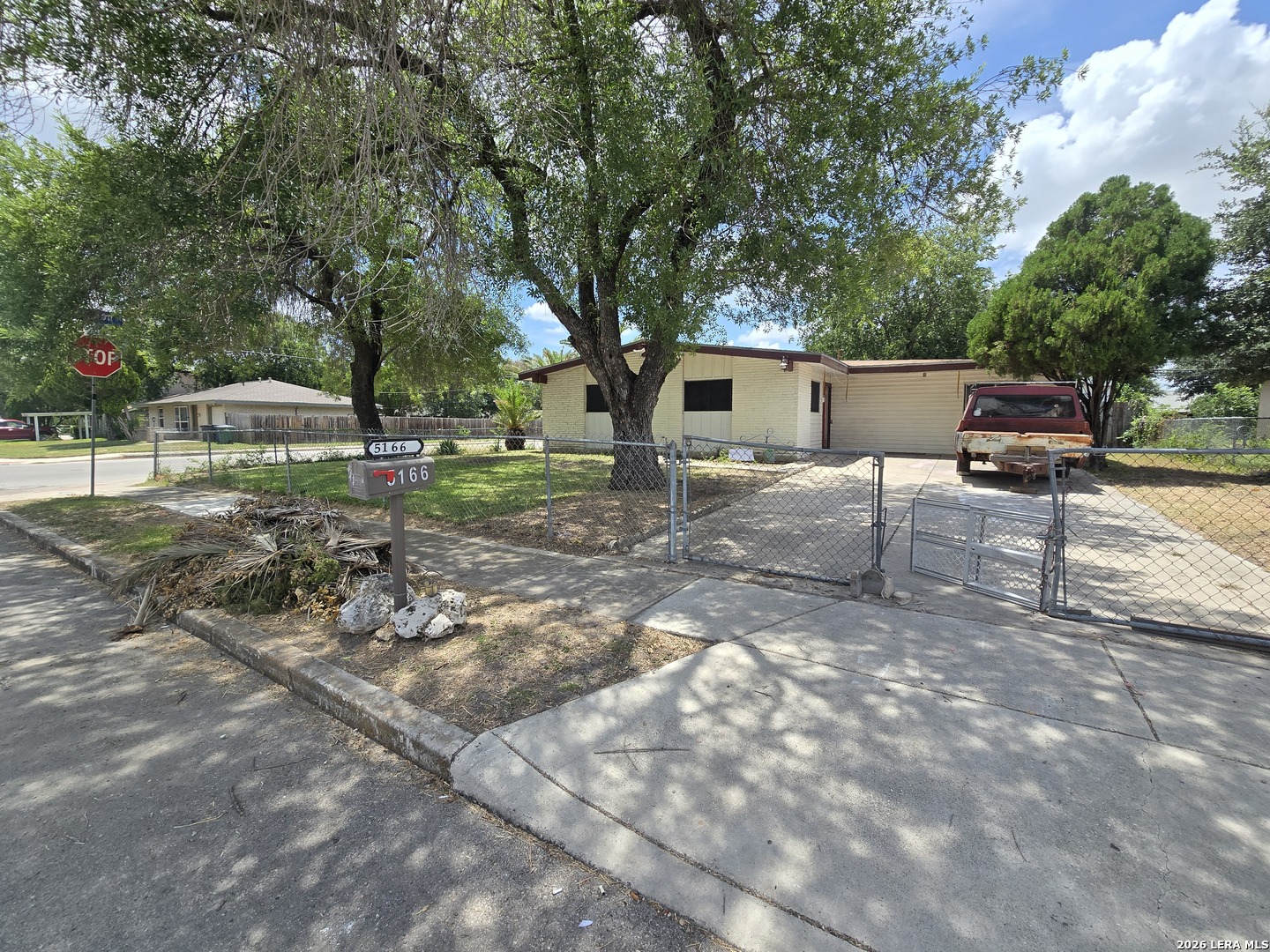 5166 Village Glen San Antonio TX 78218
