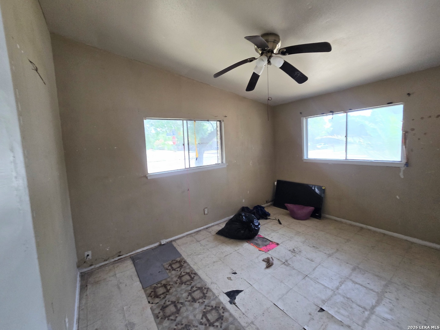 5166 Village Glen San Antonio TX 78218