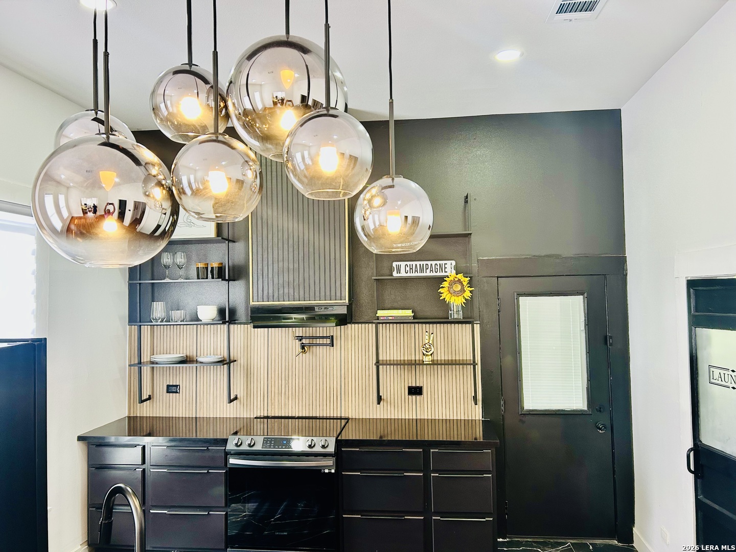 825 Burleson San Antonio TX 78202