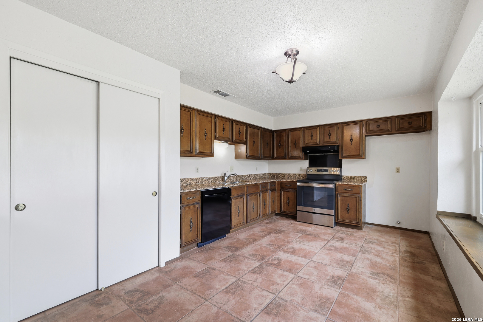 7111 Split Creek San Antonio TX 78238