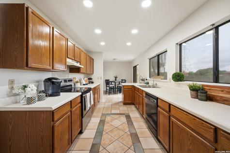 9711 Diamond Cliff Drive Helotes TX 78023