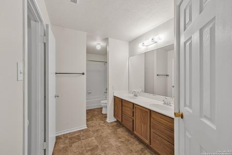 9711 Diamond Cliff Drive Helotes TX 78023