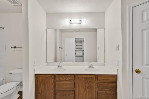 9711 Diamond Cliff Drive Helotes TX 78023