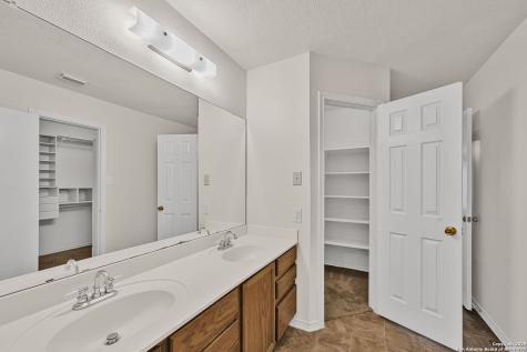 9711 Diamond Cliff Drive Helotes TX 78023