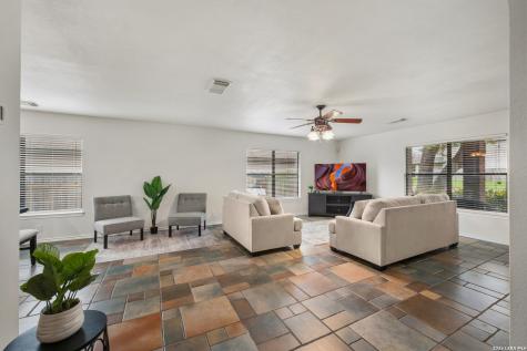 9711 Diamond Cliff Drive Helotes TX 78023