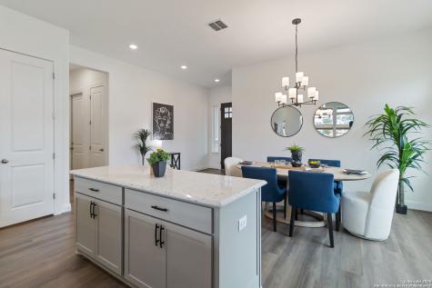 145 W Magnolia La Vernia TX 78121