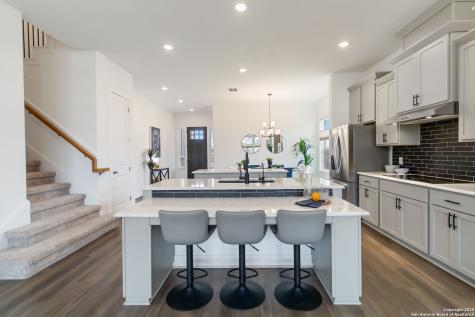 145 W Magnolia La Vernia TX 78121