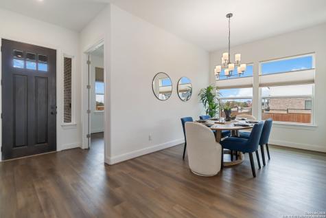 145 W Magnolia La Vernia TX 78121