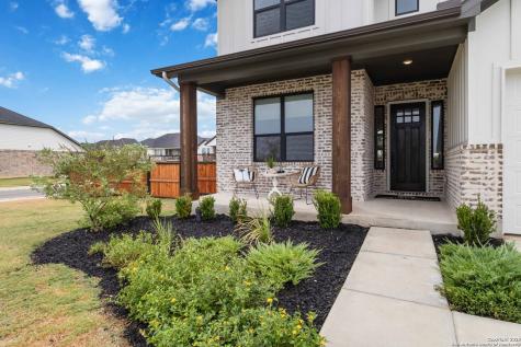 145 W Magnolia La Vernia TX 78121