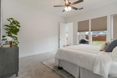 145 W Magnolia La Vernia TX 78121