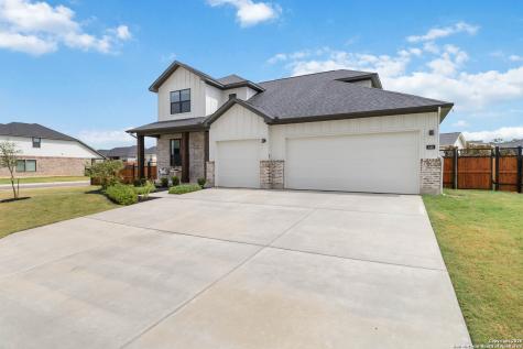 145 W Magnolia La Vernia TX 78121
