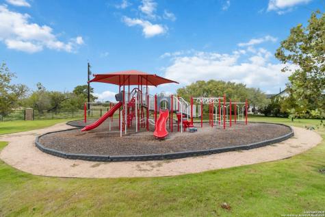 145 W Magnolia La Vernia TX 78121