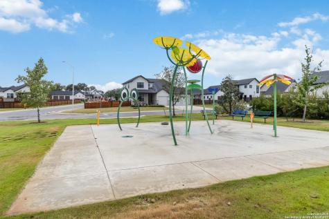 145 W Magnolia La Vernia TX 78121