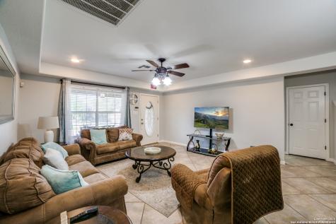 1131 Alametos San Antonio TX 78201