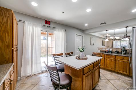 1131 Alametos San Antonio TX 78201