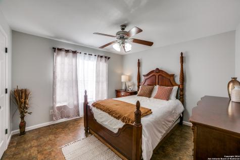 1131 Alametos San Antonio TX 78201