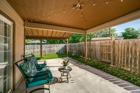 1131 Alametos San Antonio TX 78201