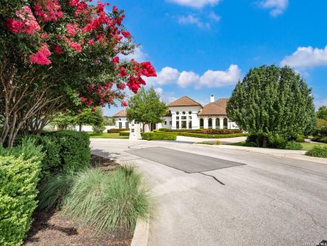 102 Wellesley Cove Shavano Park TX 78231