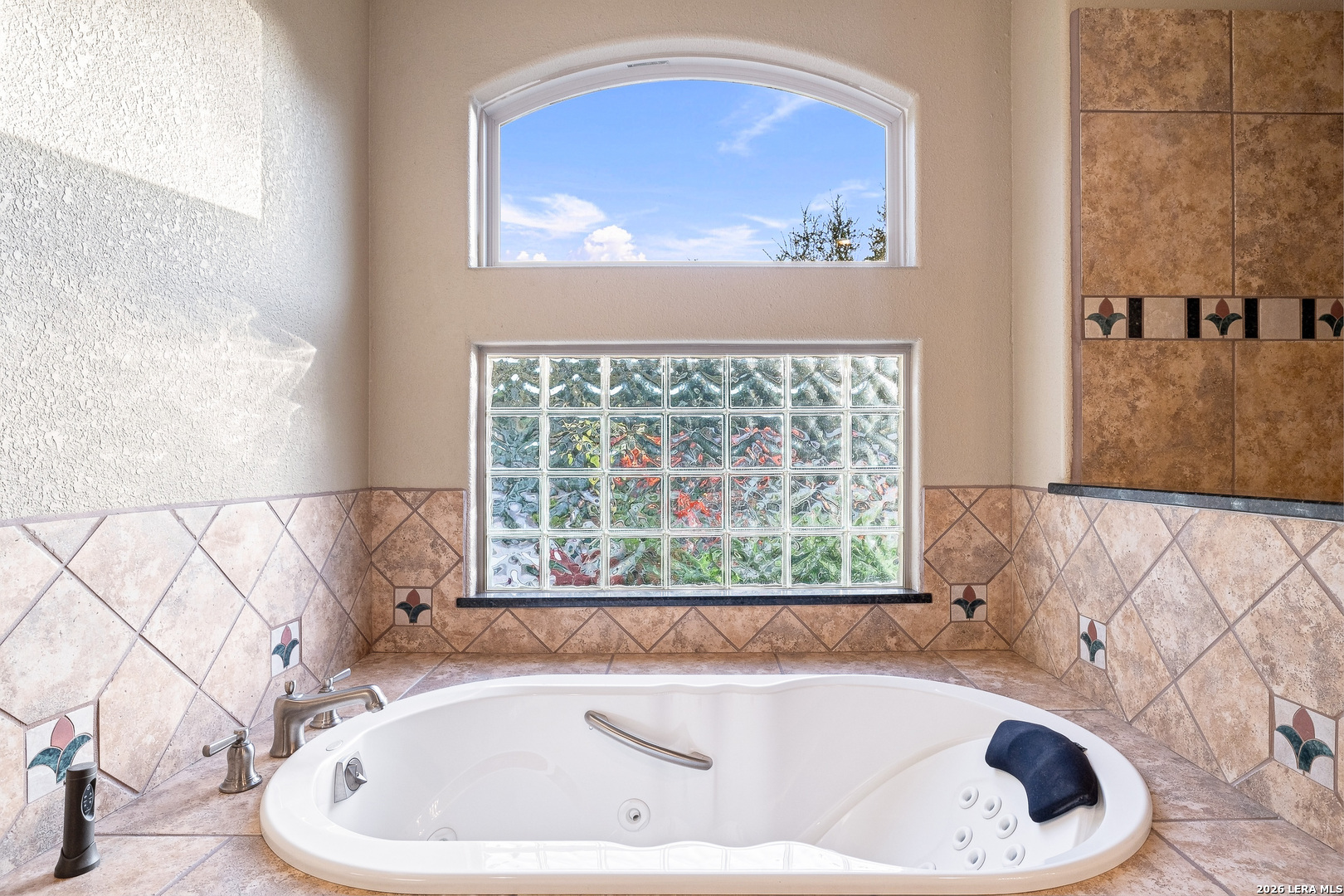 18875 Shadow Canyon Helotes TX 78023