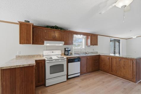 205 Creekview Floresville TX 78114