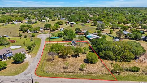 205 Creekview Floresville TX 78114