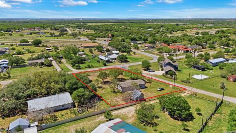 205 Creekview Floresville TX 78114
