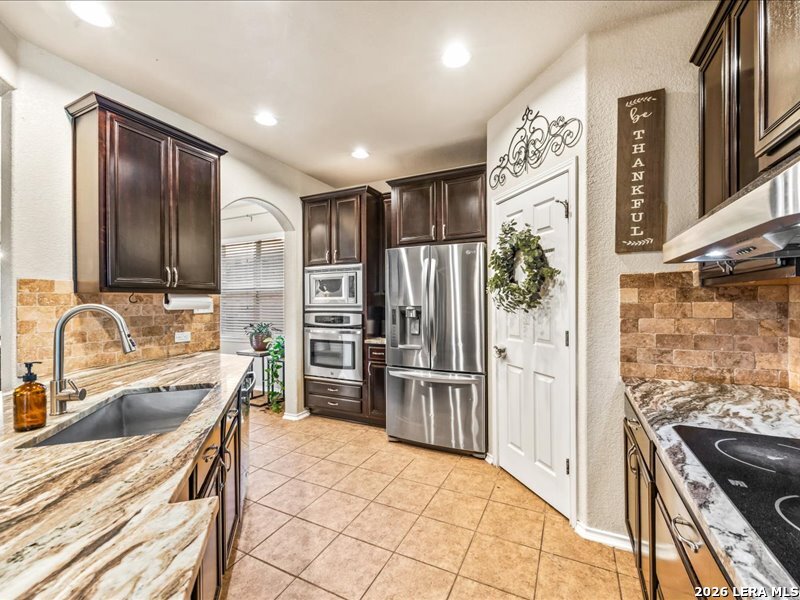 5527 Cross Pond San Antonio TX 78249