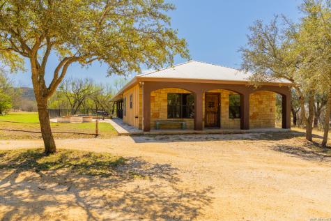 726 Tierra Linda Concan TX 78838