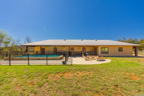 726 Tierra Linda Concan TX 78838