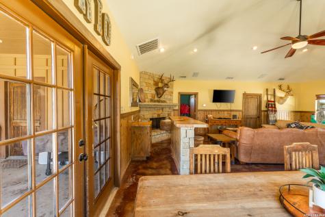 726 Tierra Linda Concan TX 78838