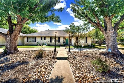 2703 Avenue P Hondo TX 78861